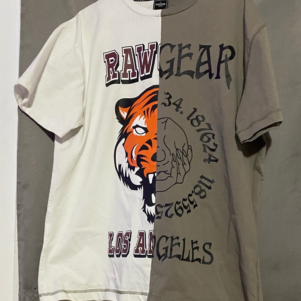 Raw Gear Men's Short Sleeve Graphic Tee - White and Gray